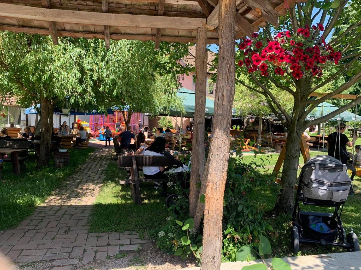 Bed and Breakfast Restoran,,Vuk,, Trsic Экстерьер фото